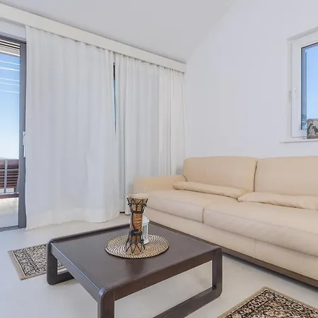 Maki Exclusive Apartment *