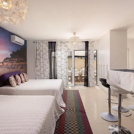 Maki Exclusive Apartment *