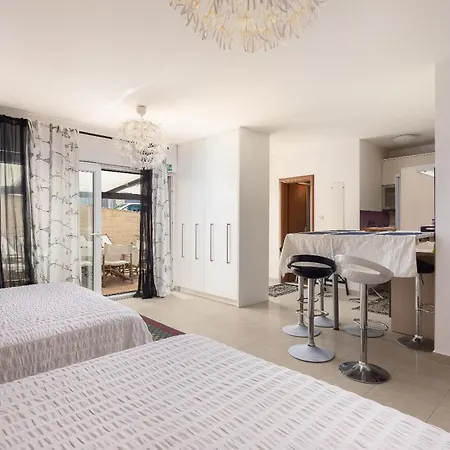 Apartment Maki Exclusive